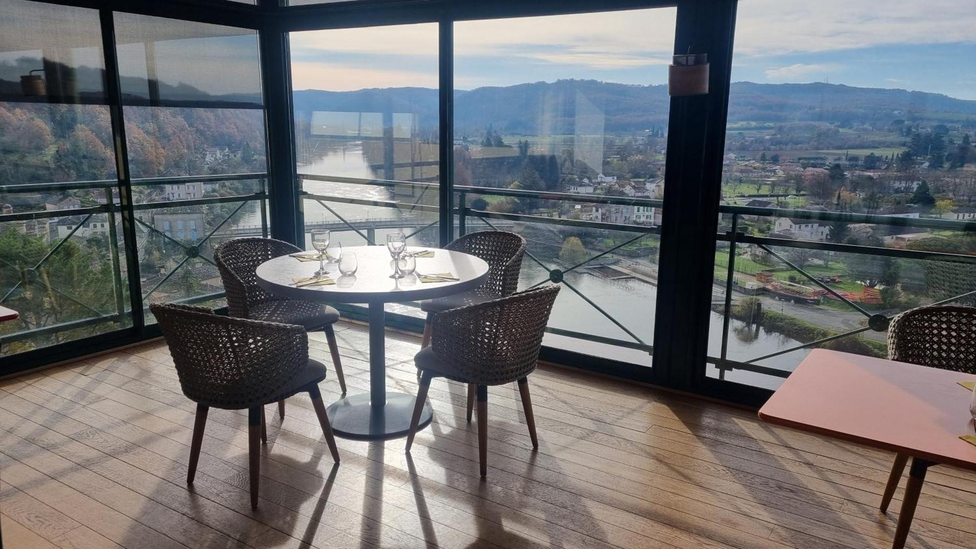 Centre Yoga Bellevue Hotel Puy-l'Eveque Ngoại thất bức ảnh