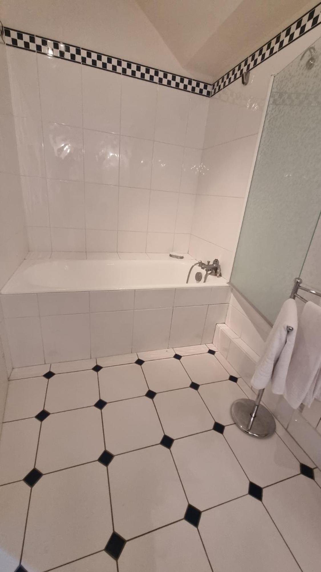 Centre Yoga Bellevue Hotel Puy-l'Eveque Ngoại thất bức ảnh